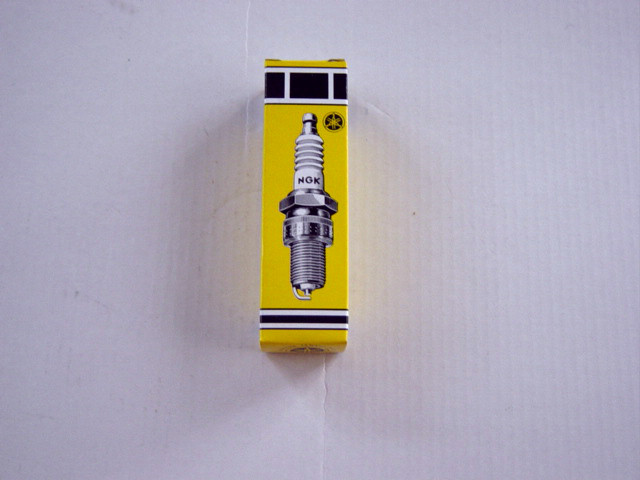 NGK Spark Plug B7HS - Clicca l'immagine per chiudere